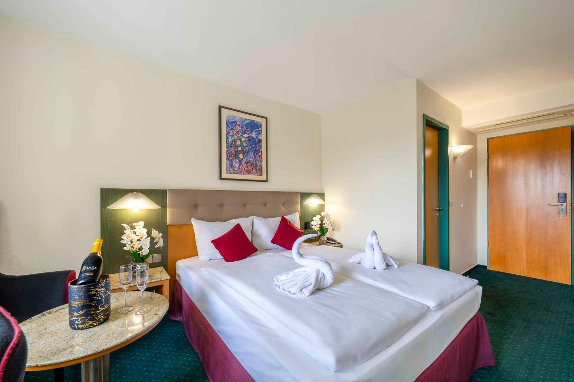 Plaza Inn Blankenburg Ditzingen, Sure Hotel Collection Екстериор снимка